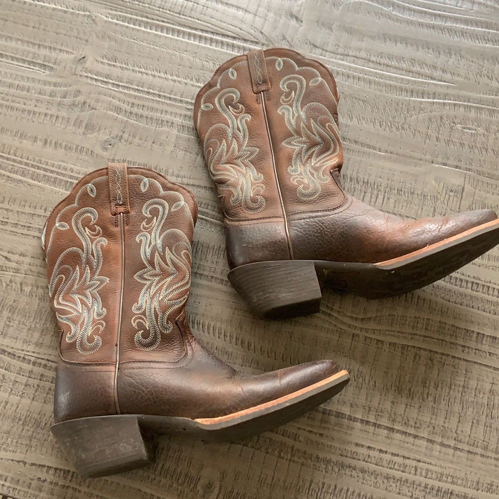 ARIAT women’s cowboy boots